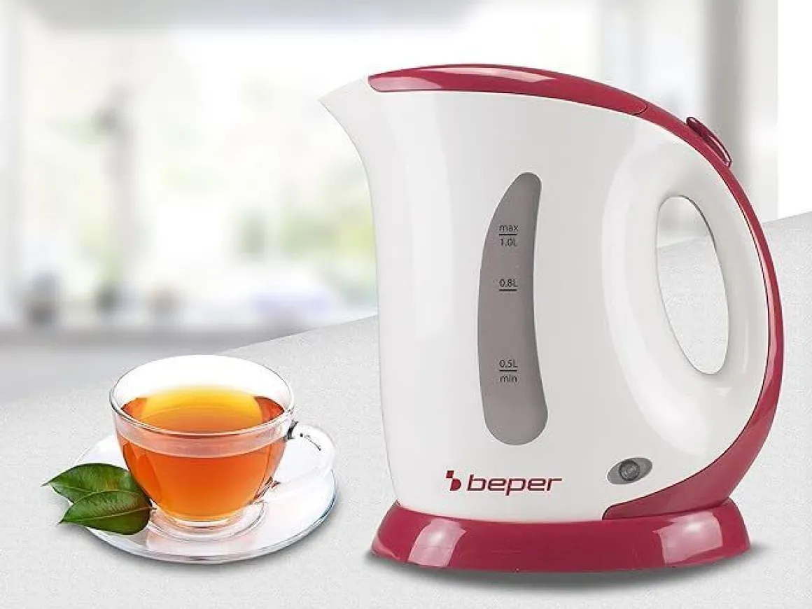 Bollitore Elettrico 1lt In Acciaio Bianco e Roosso in offerta
