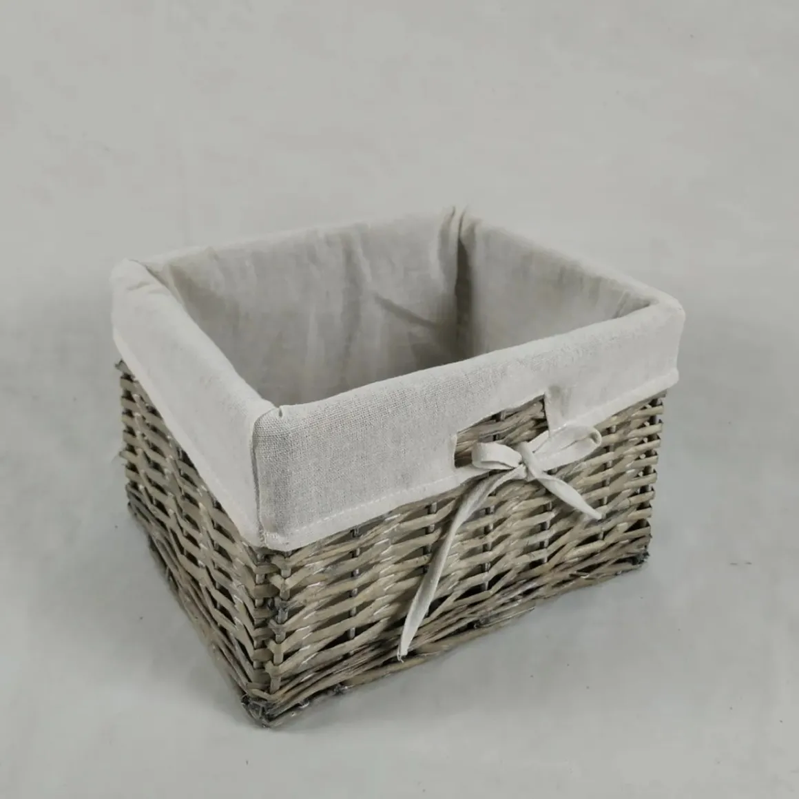 CASSETTIERA MULTIUSO IN LEGNO MASSELLO CM 40X29 H.80 BIANCO: vendita online CASSETTIERA MULTIUSO IN LEGNO MASSELLO CM 40X29 H.80 BIANCO in offerta