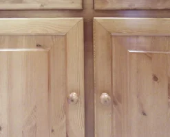 Cristalliera LOSANNA: offerta cristalliera LOSANNA in legno di pino