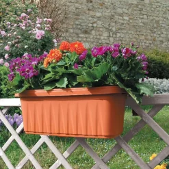 Fioriera regolabile per balconi: modello rondine color terracotta