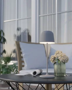 LAMPADA DA TAVOLO MANNERA BIANCO H. 34CM - 2.2W 3000K 200lm: vendita online LAMPADA DA TAVOLO MANNERA BIANCO H. 34CM - 2.2W 3000K 200lm in offerta