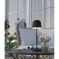 LAMPADA DA TAVOLO MANNERA NERO H. 34CM - 2.2W 3000K 200lm: vendita online LAMPADA DA TAVOLO MANNERA NERO H. 34CM - 2.2W 3000K 200lm in offerta
