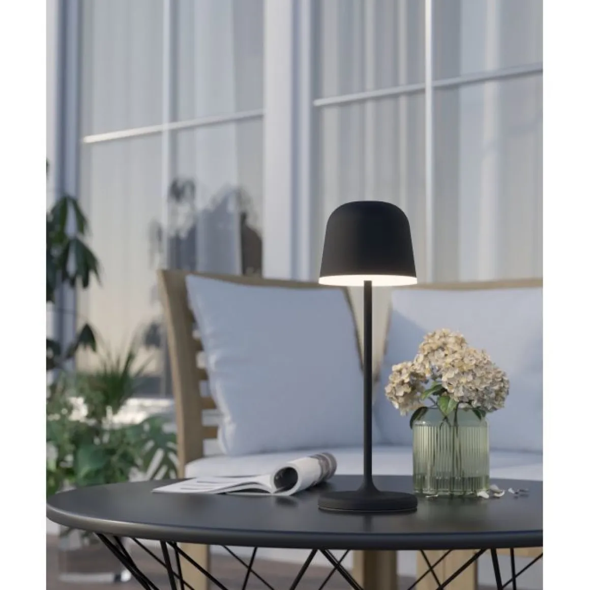 LAMPADA DA TAVOLO MANNERA NERO H. 34CM - 2.2W 3000K 200lm: vendita online LAMPADA DA TAVOLO MANNERA NERO H. 34CM - 2.2W 3000K 200lm in offerta