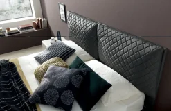 Letto matrimoniale in ecopelle nera modello KATO