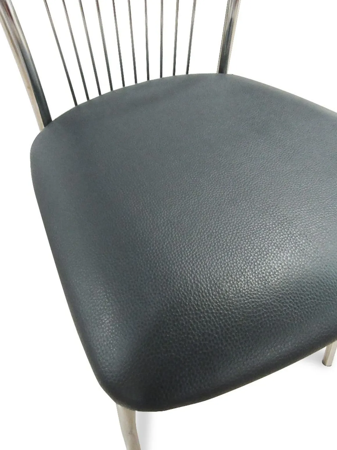 sedia in fusto cromato con sedile grigio