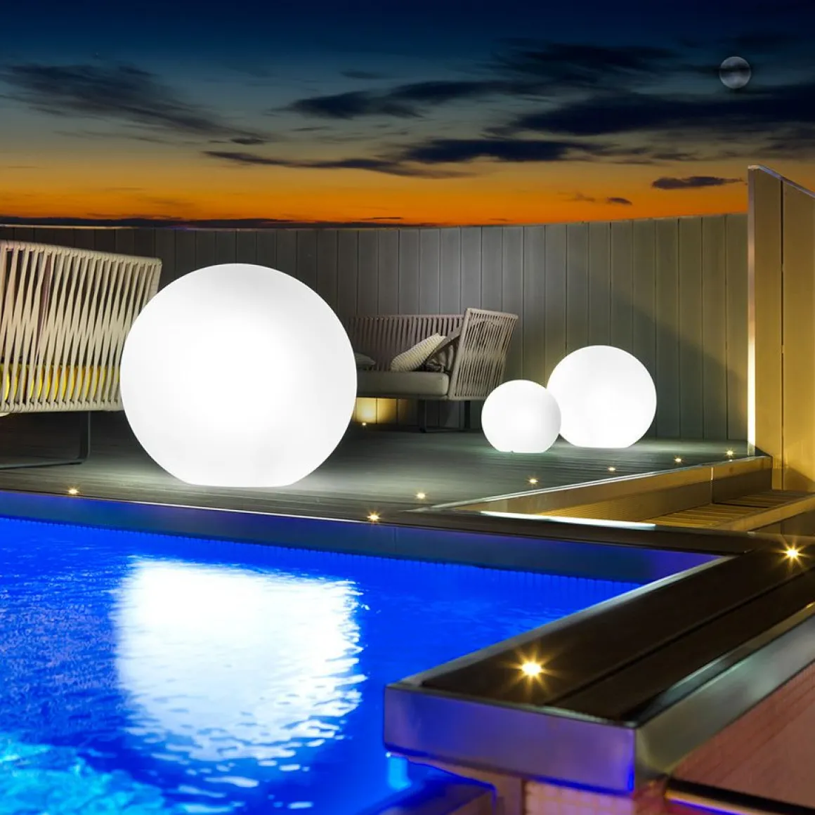 SFERA LUMINOSA A LED CON BASE INOX D40CM - 1X6W IP44 : vendita online SFERA LUMINOSA A LED CON BASE INOX D40CM - 1X6W IP44 in offerta