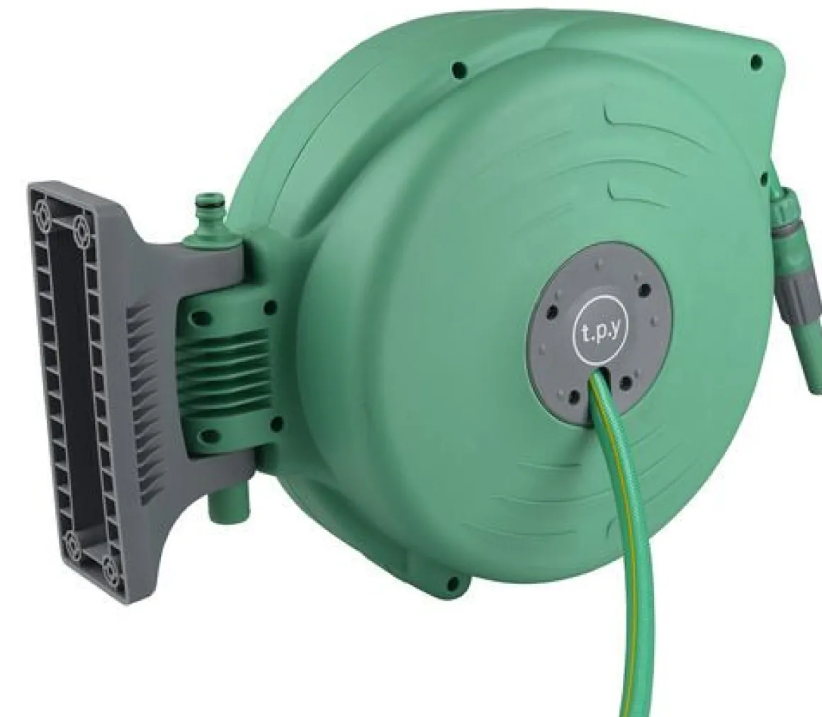 Vendita online di AVVOLGICANNA AUTOMATICO 20MT CON CANNA VERDE