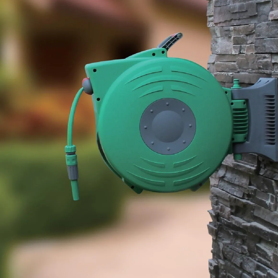 Vendita online di AVVOLGICANNA AUTOMATICO 20MT CON CANNA VERDE