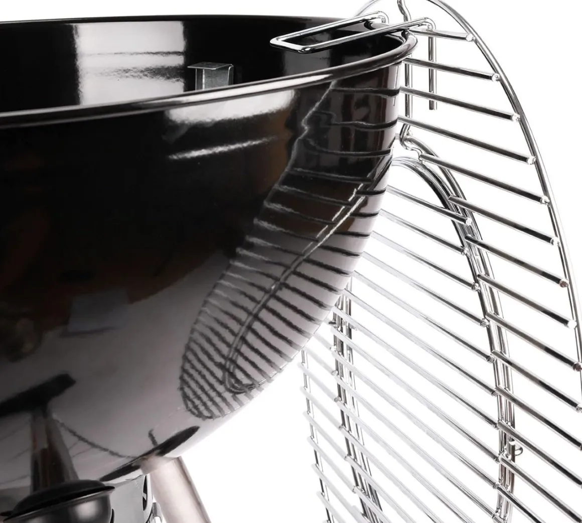 Vendita online di BARBECUE A CARBONELLA KETTLE IN METALLO NERO E CROMO
