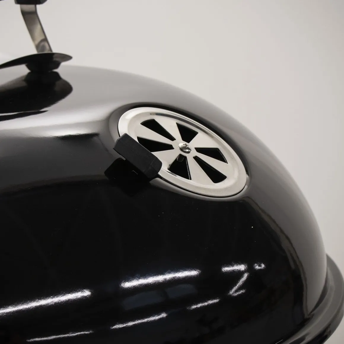 Vendita online di BARBECUE A CARBONELLA KETTLE NERO