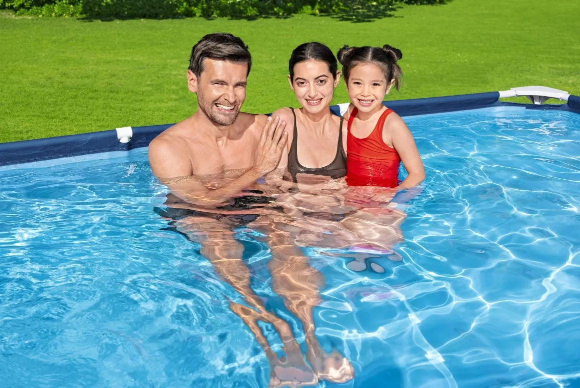 Vendita online di BESTWAY - PISCINA STEEL PRO 300X201 H. 66CM 3300LT BLU SCURO
