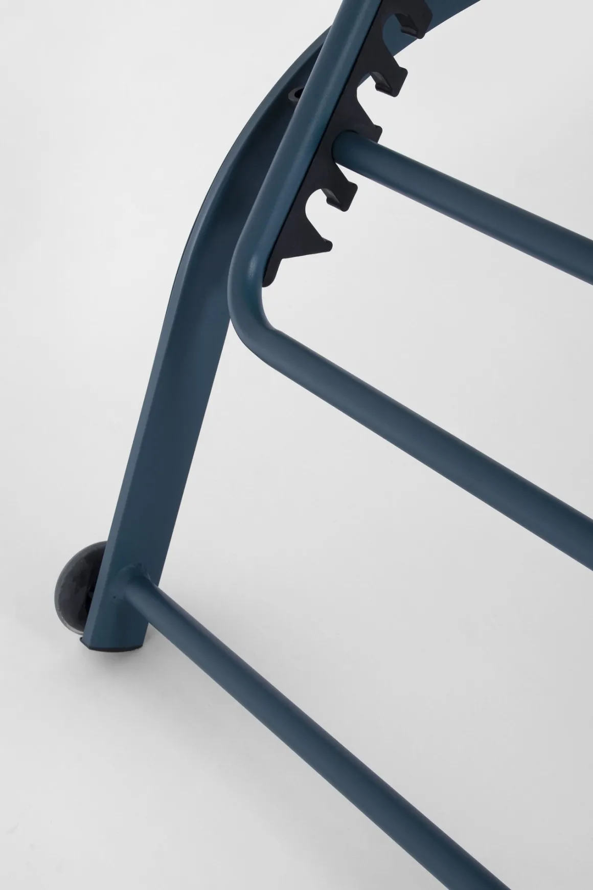 Vendita online di LETTINO PIEGHEVOLE TAYLOR IN ALLUMINIO E TEXTILENE BLU