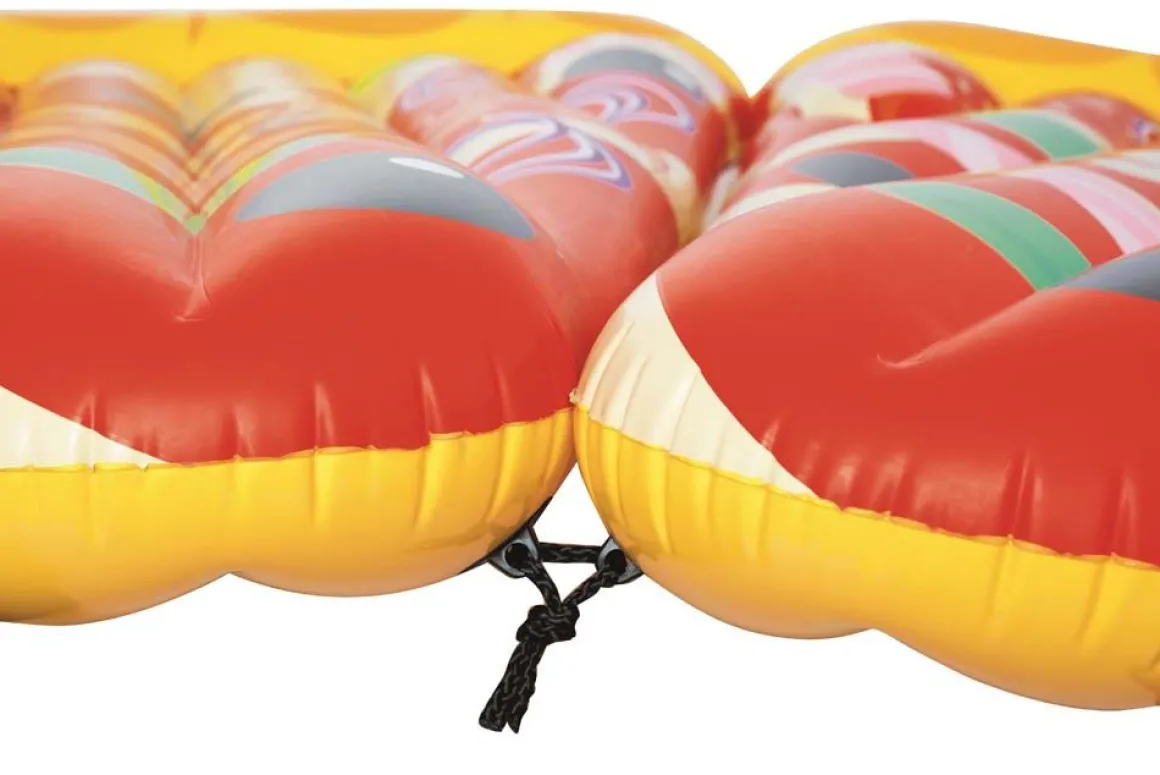 Vendita online di MATERASSINO GONFIABILE PIZZA CM 188X130 MULTICOLORE