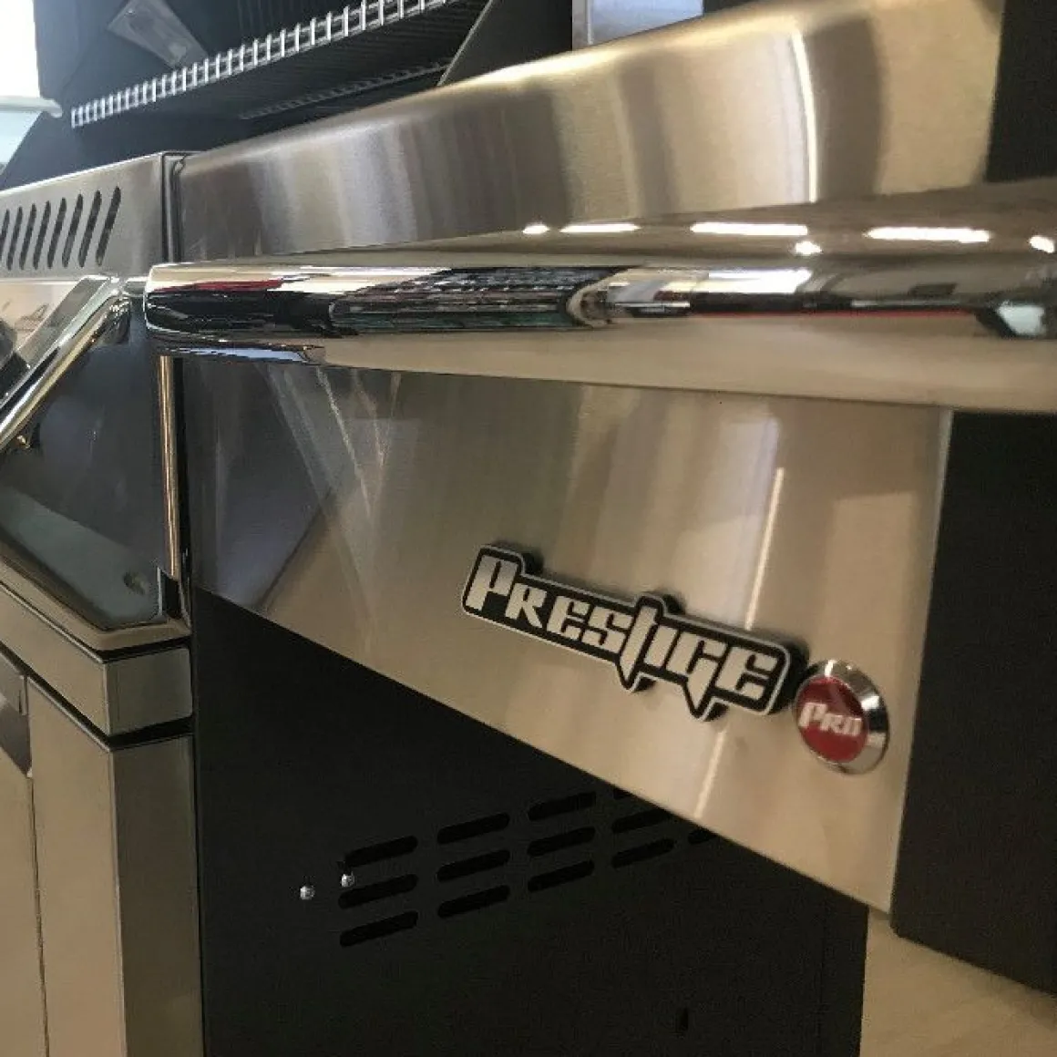 Vendita online di NAPOLEON - BARBECUE A GAS PRESTIGE PRO 500 RSIB CON 4+2 FUOCHI