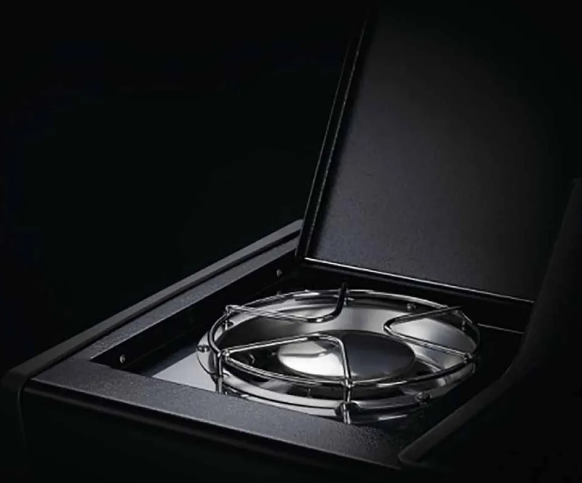 Vendita online di NAPOLEON - BARBECUE A GAS ROGUE 425 RSIB CON 3+2 FUOCHI CON GIRARROSTO