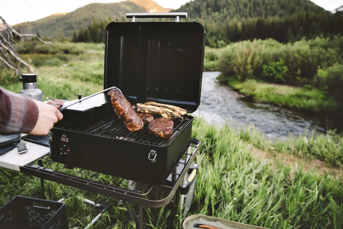 Vendita online di TRAEGER - BARBECUE A PELLET PORTATILE RANGER