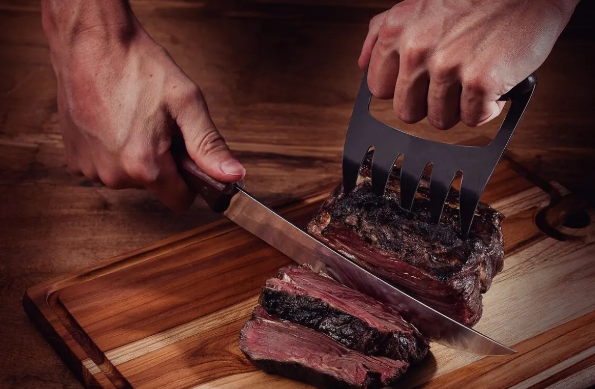 Vendita online di TRAMONTINA - ARTIGLI PER BARBECUE IN ACCIAIO INOX E LEGNO