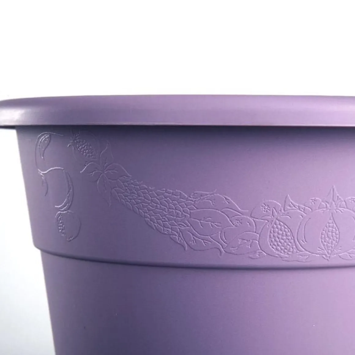 Vendita online di VASO HEDERA DIAM. 20 H. 15 LAVANDA