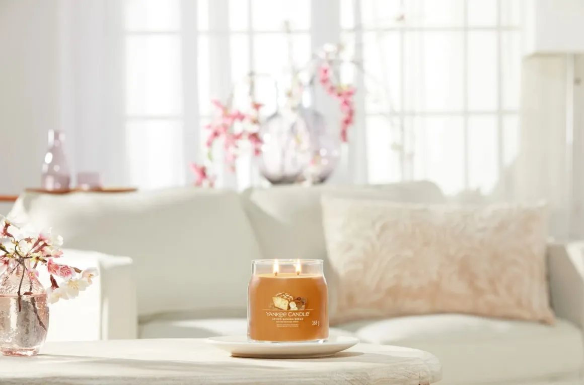 YANKEE CANDLE - GIARA MEDIA 2 STOPPINI SPICED BANANA BREAD: vendita online YANKEE CANDLE - GIARA MEDIA 2 STOPPINI SPICED BANANA BREAD in offerta